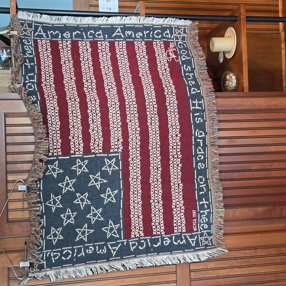 American Flag Decorative Throw - Picture 4 of 4